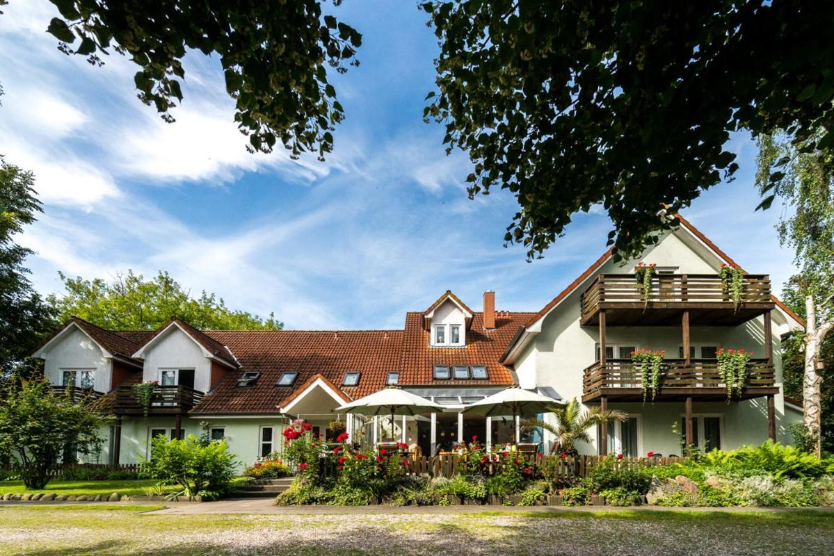 Hotel-Pension Lindenhof Tarnewitz Exterior photo